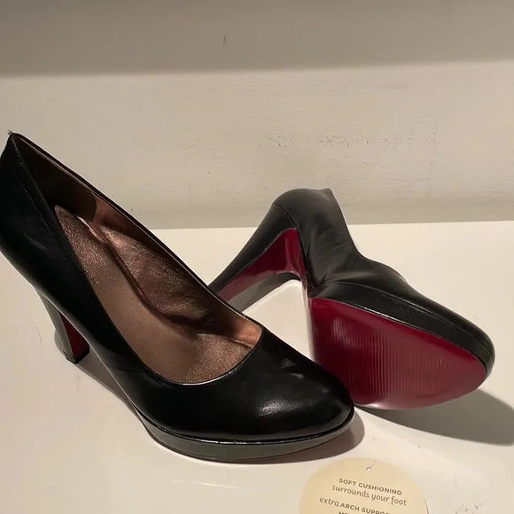 MARC FISHER BRAND NEW BLACK LEATHER PLATFORM HEELS - Picture 5 of 13